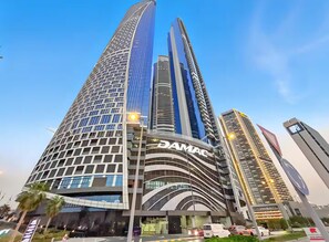 Burj Khalifa View | High Floor | Lavish Studio