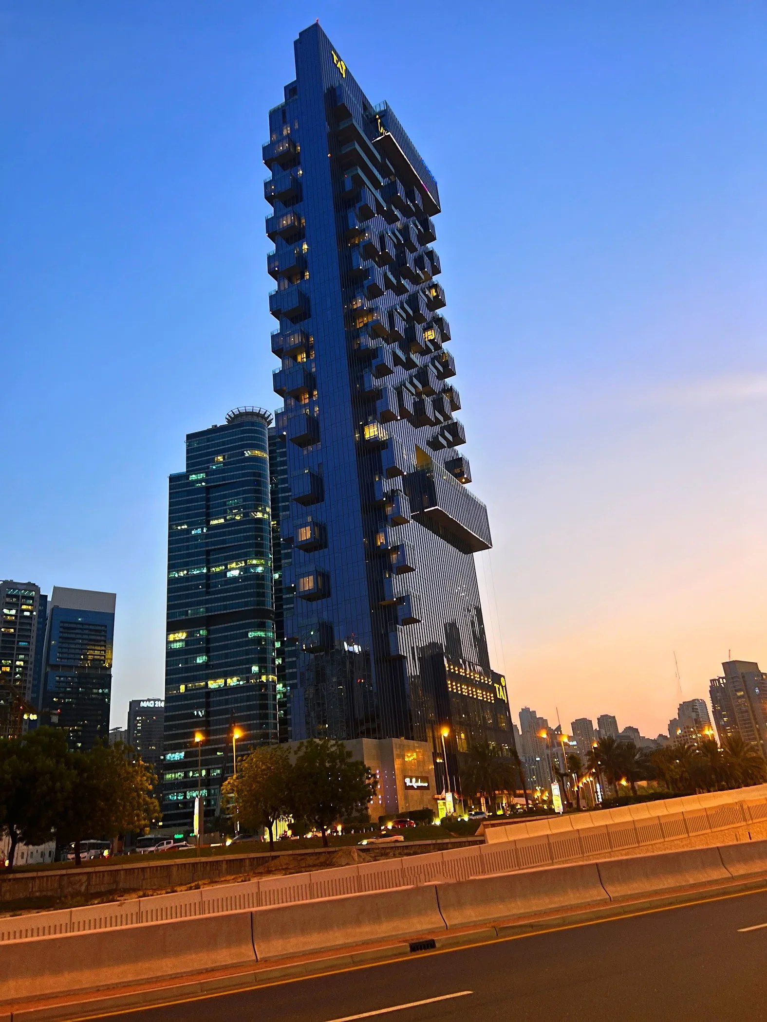 PARTITIONED | CLOSE TO METRO | UNFURNISHED | DMCC
