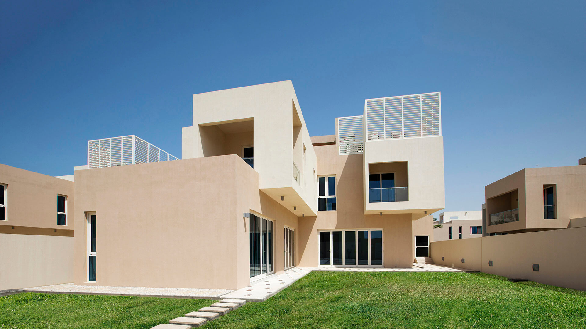 Veneto by Nakheel | Waterfront Villas & Townhouses in Jumeirah Islands